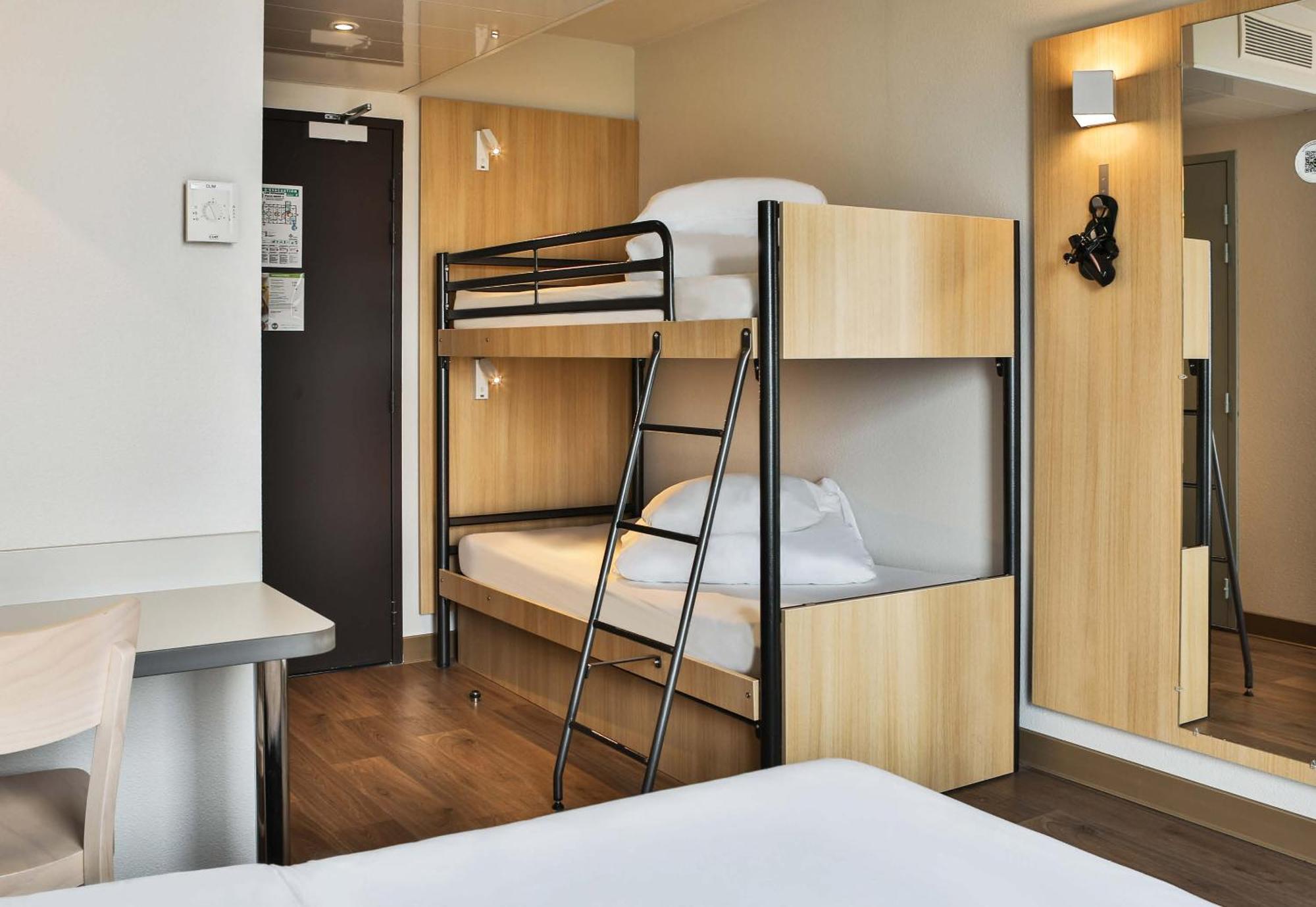 B&B Hotel Les Herbiers Εξωτερικό φωτογραφία