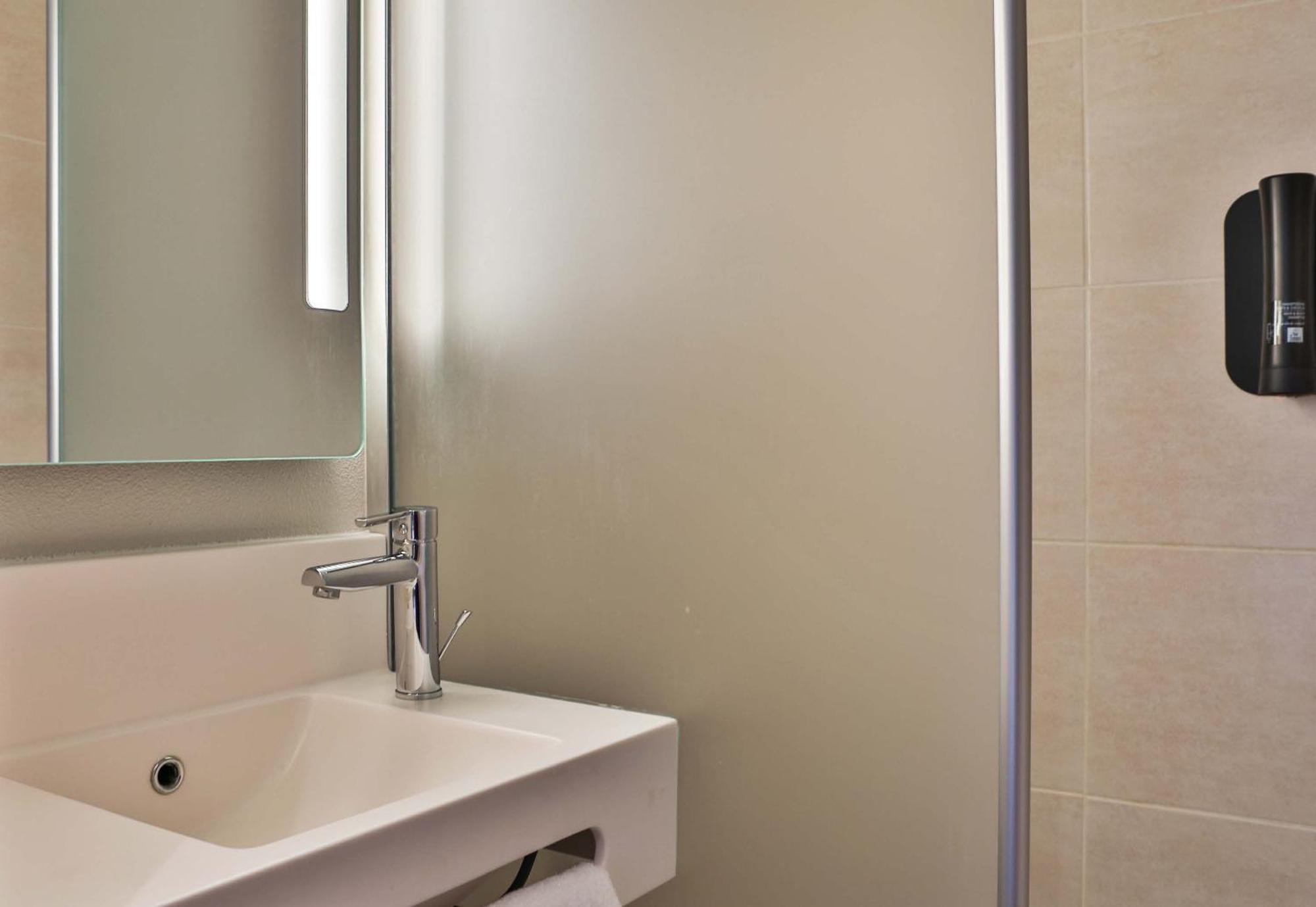 B&B Hotel Les Herbiers Εξωτερικό φωτογραφία